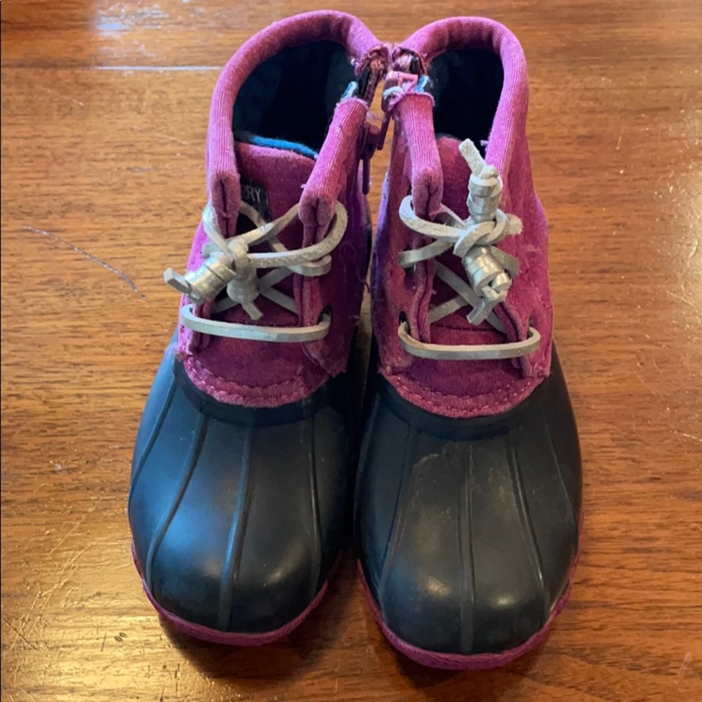 Size 8M Purple Sperry Saltwater style Boots